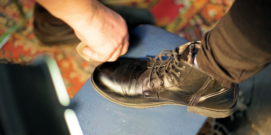 prepare leather for waterproofing